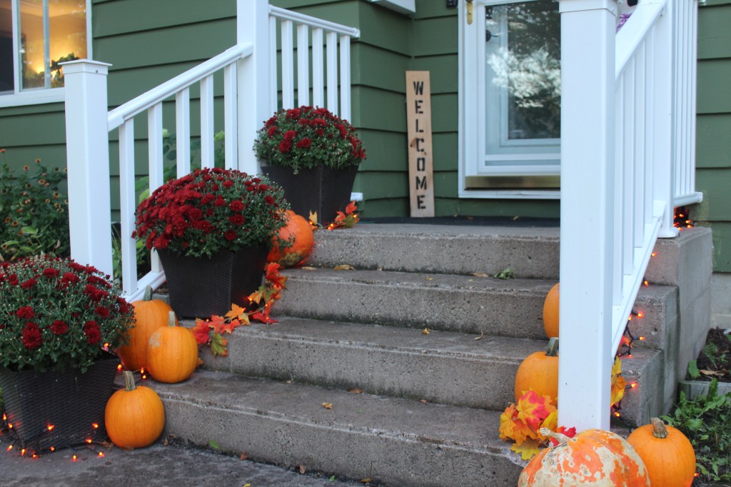 Small Front Porch: Fall&nbsp;Makeover